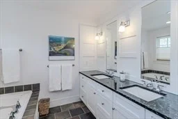 60 Red Gate, Amherst