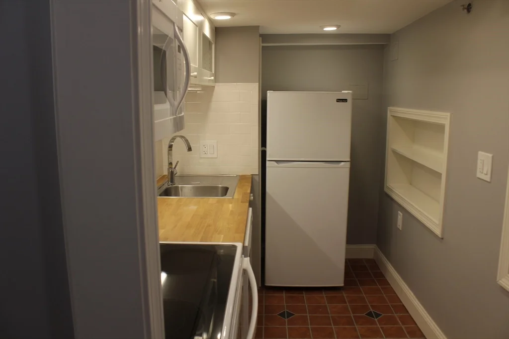 49 Brimmer St, Beacon Hill