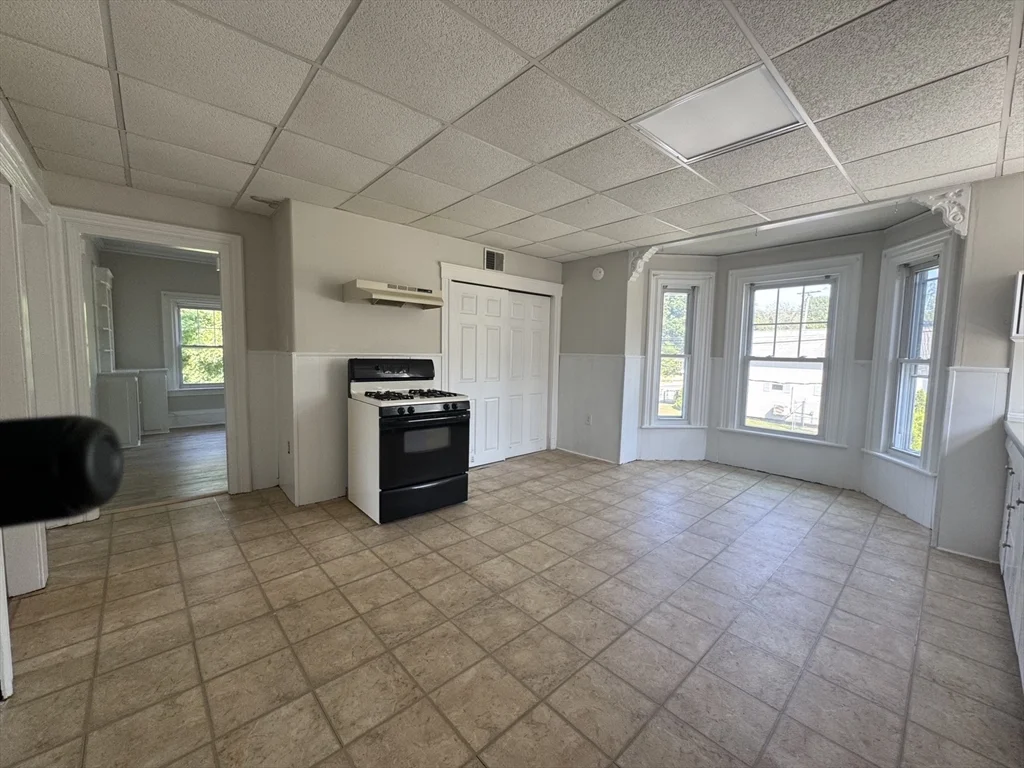 96 Main St, Kingston