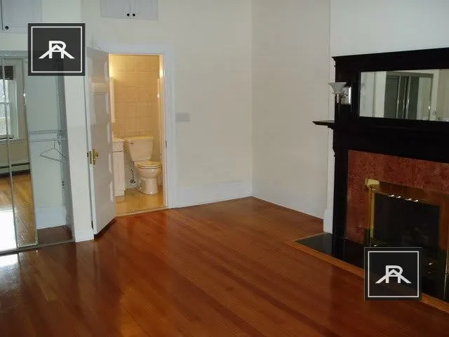 1689 Beacon St, Aspinwall Hill