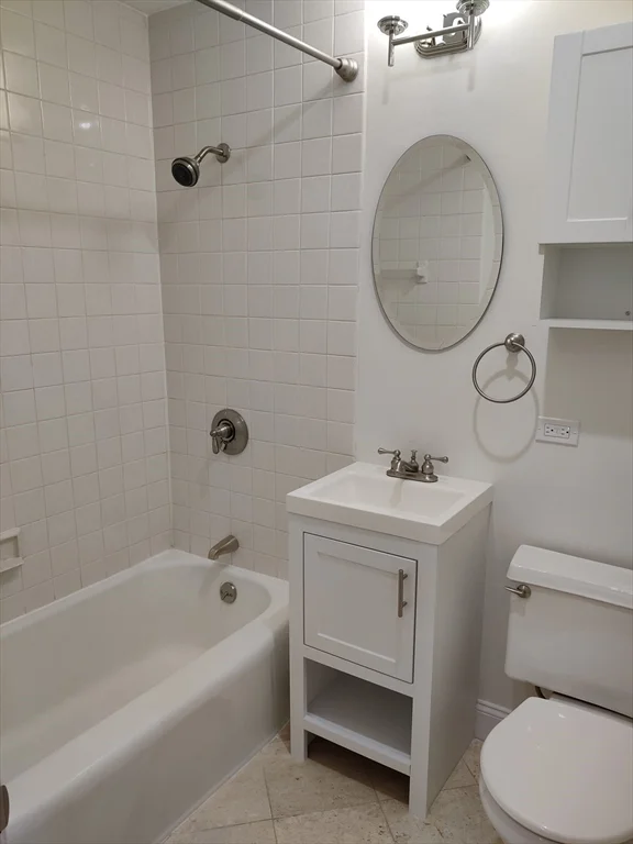 394 Marlborough St, Back Bay