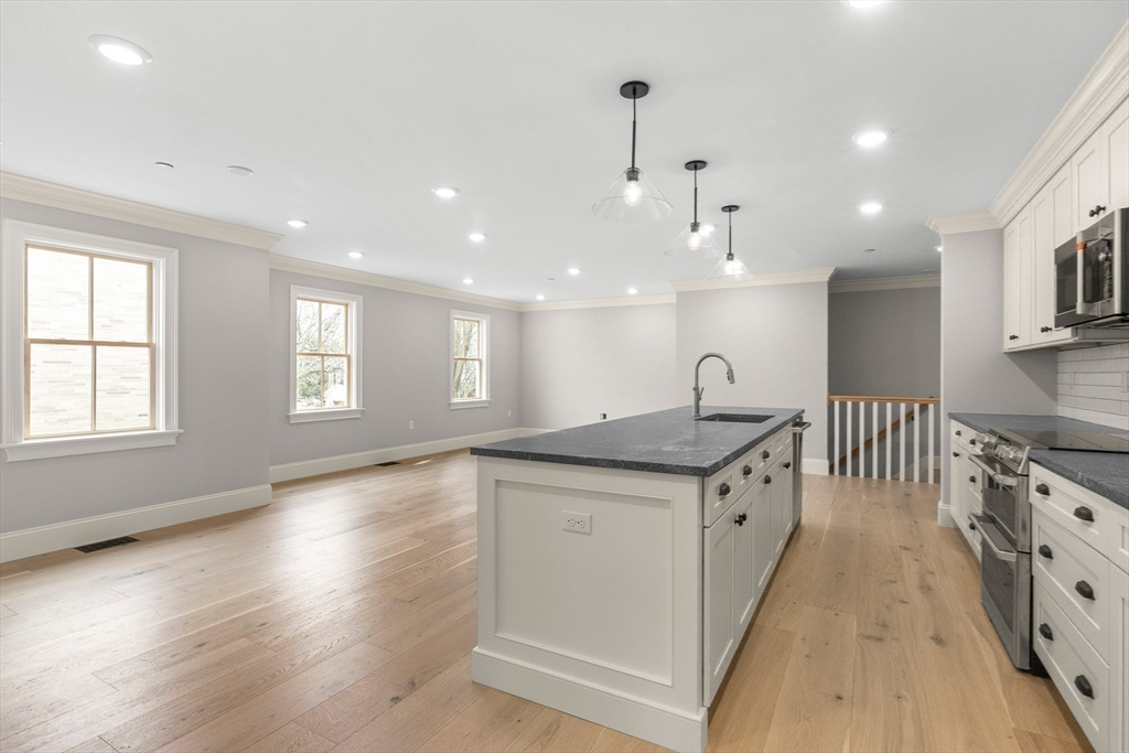 1 Jewett St, Rockport