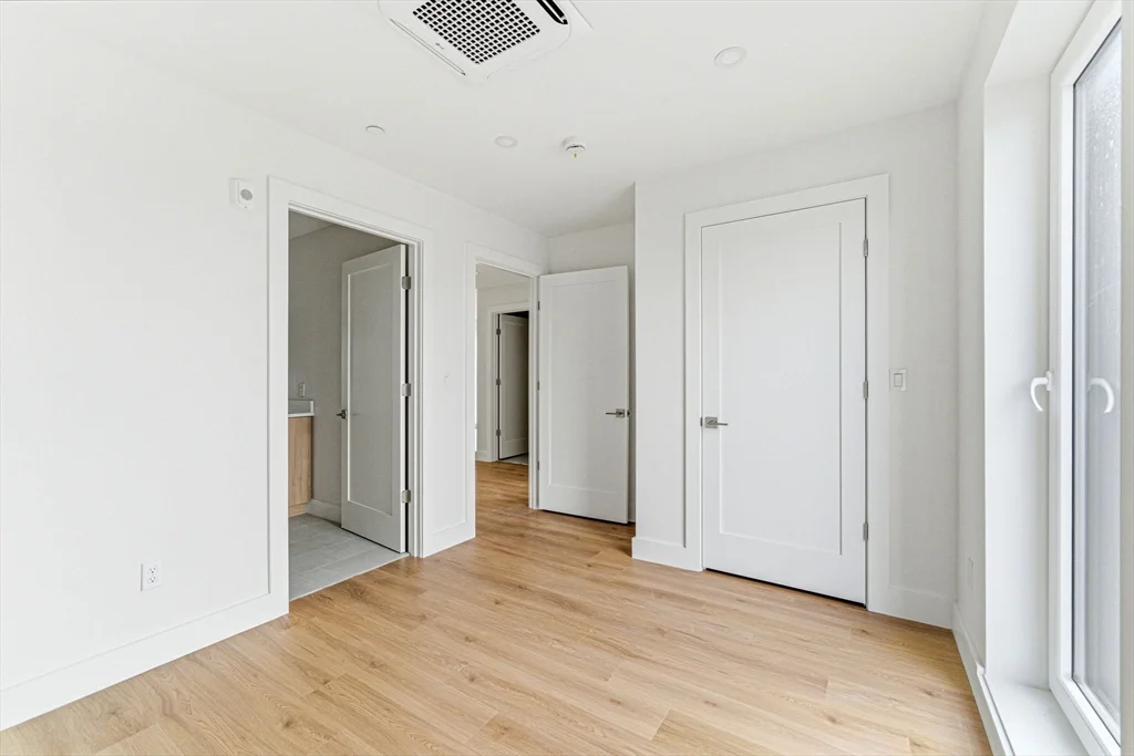 1035 Commonwealth Ave, Allston