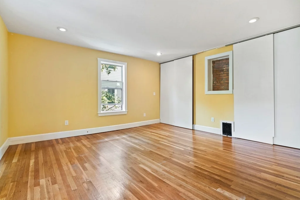 16 Edwin St, Brookline