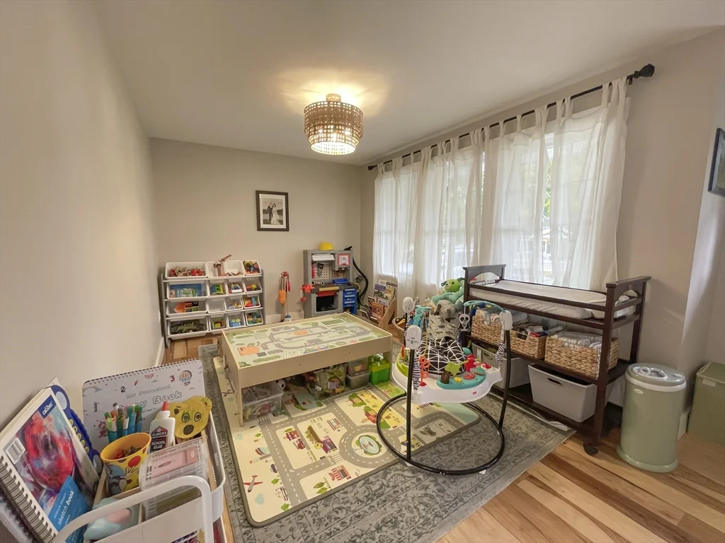 4 Pine Crest Rd, Braintree