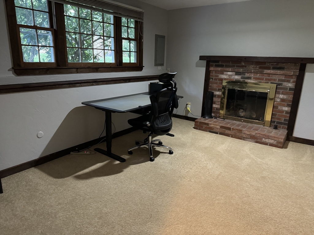 6 Fox Hill Rd, Ashland