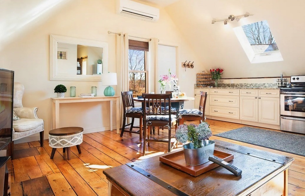 6 Winthrop St, Essex