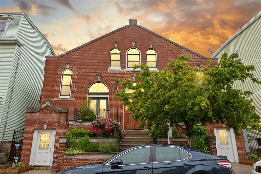 336 Saratoga St, East Boston