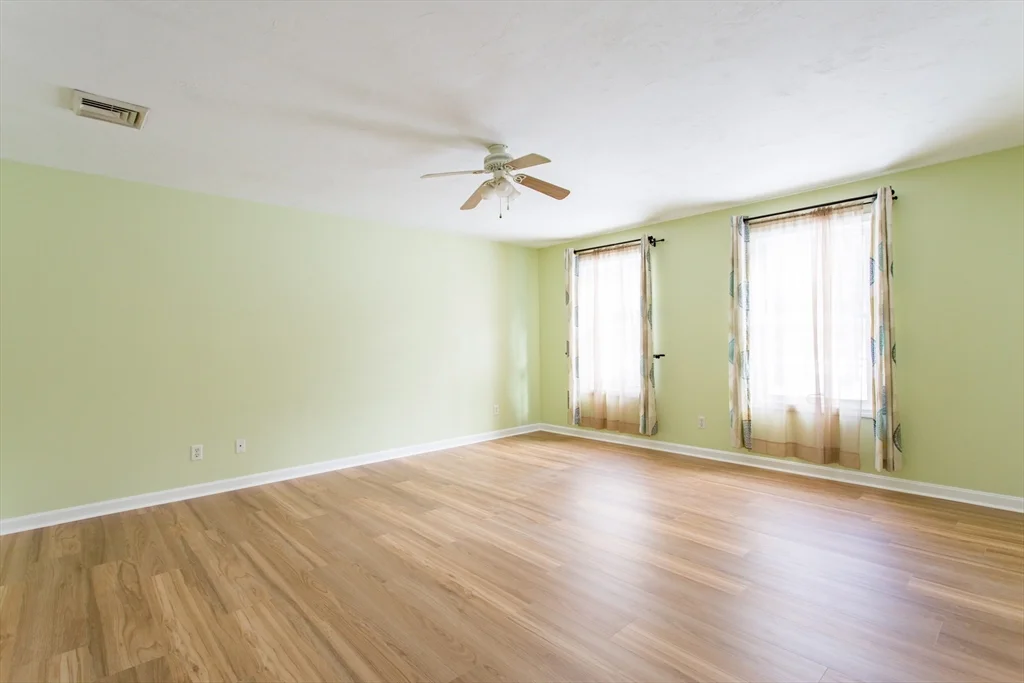 270 New Braintree Rd, West Brookfield