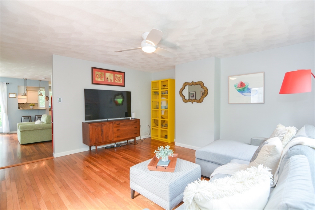 3 Abbot Ct, Marblehead