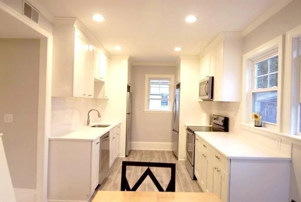 812 Moody St, South Side