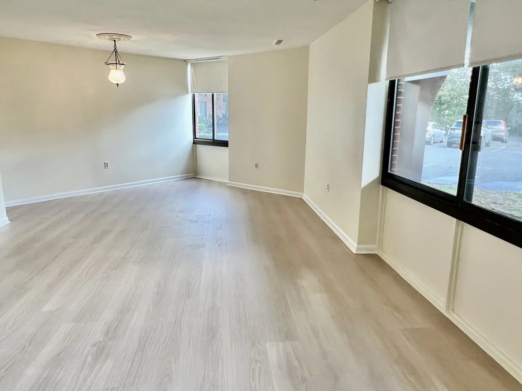 1002 Paradise Rd, Swampscott