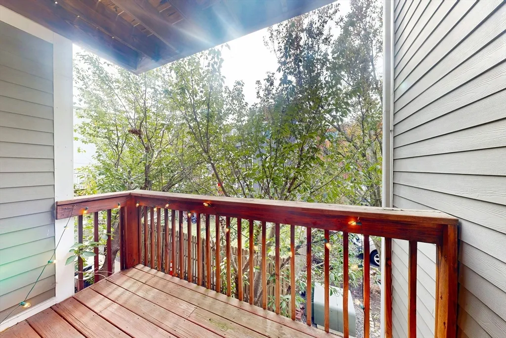 111 West 8th St, South Boston