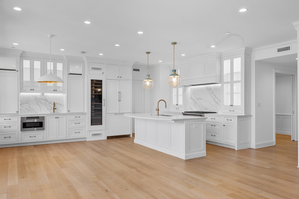 37 Farragut Rd, South Boston