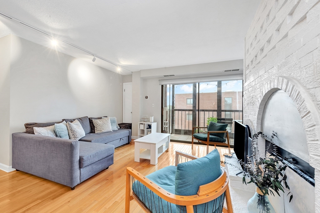 1580 Massachusettsave, Harvard Square