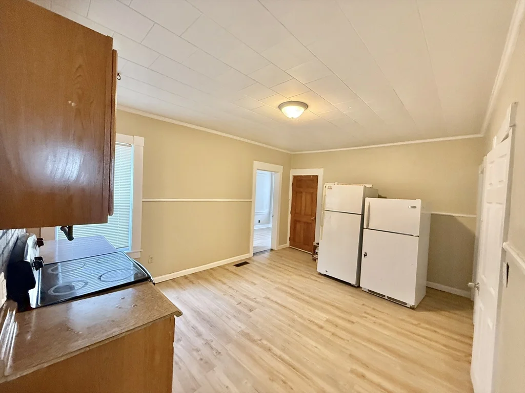 136 Gershom Ave, Lowell