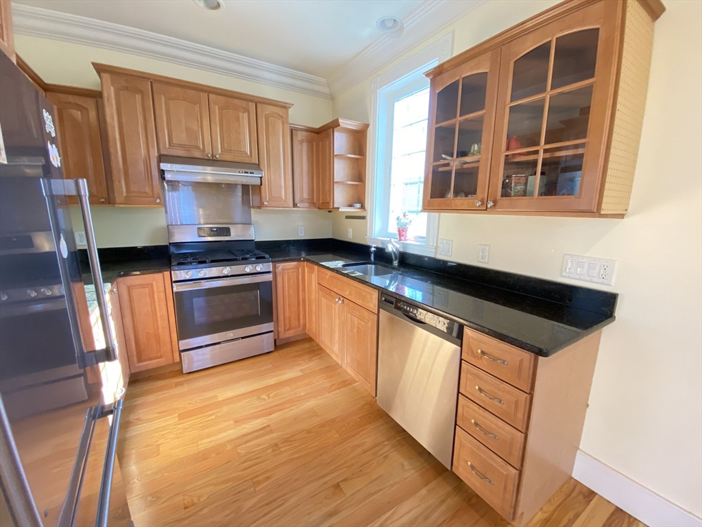 61 Cedar St, North Cambridge