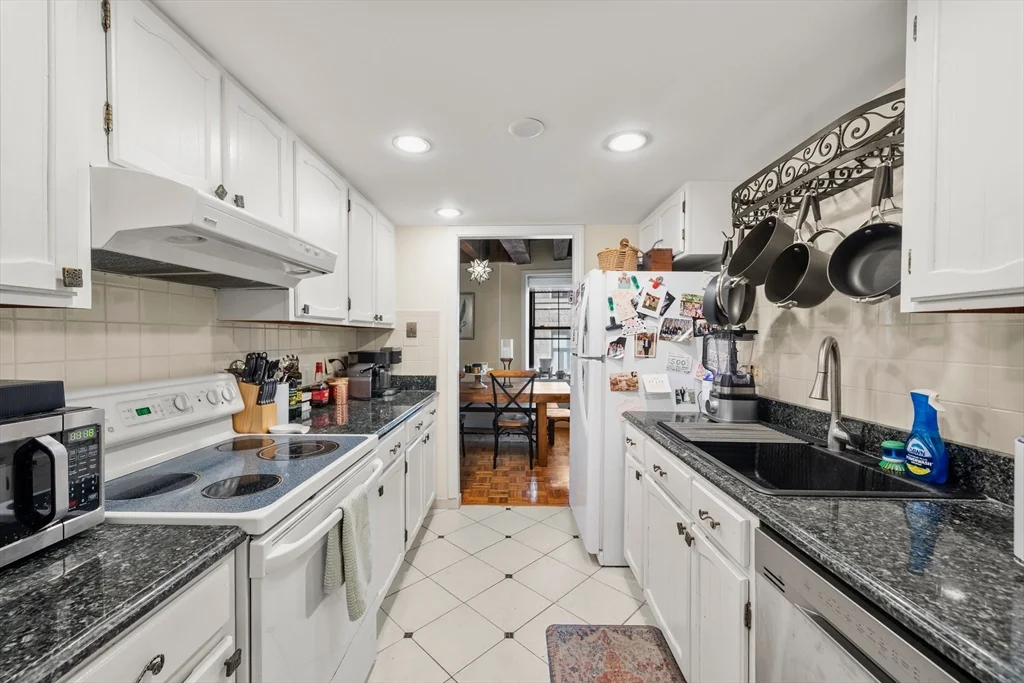 120 Commercial St, Waterfront