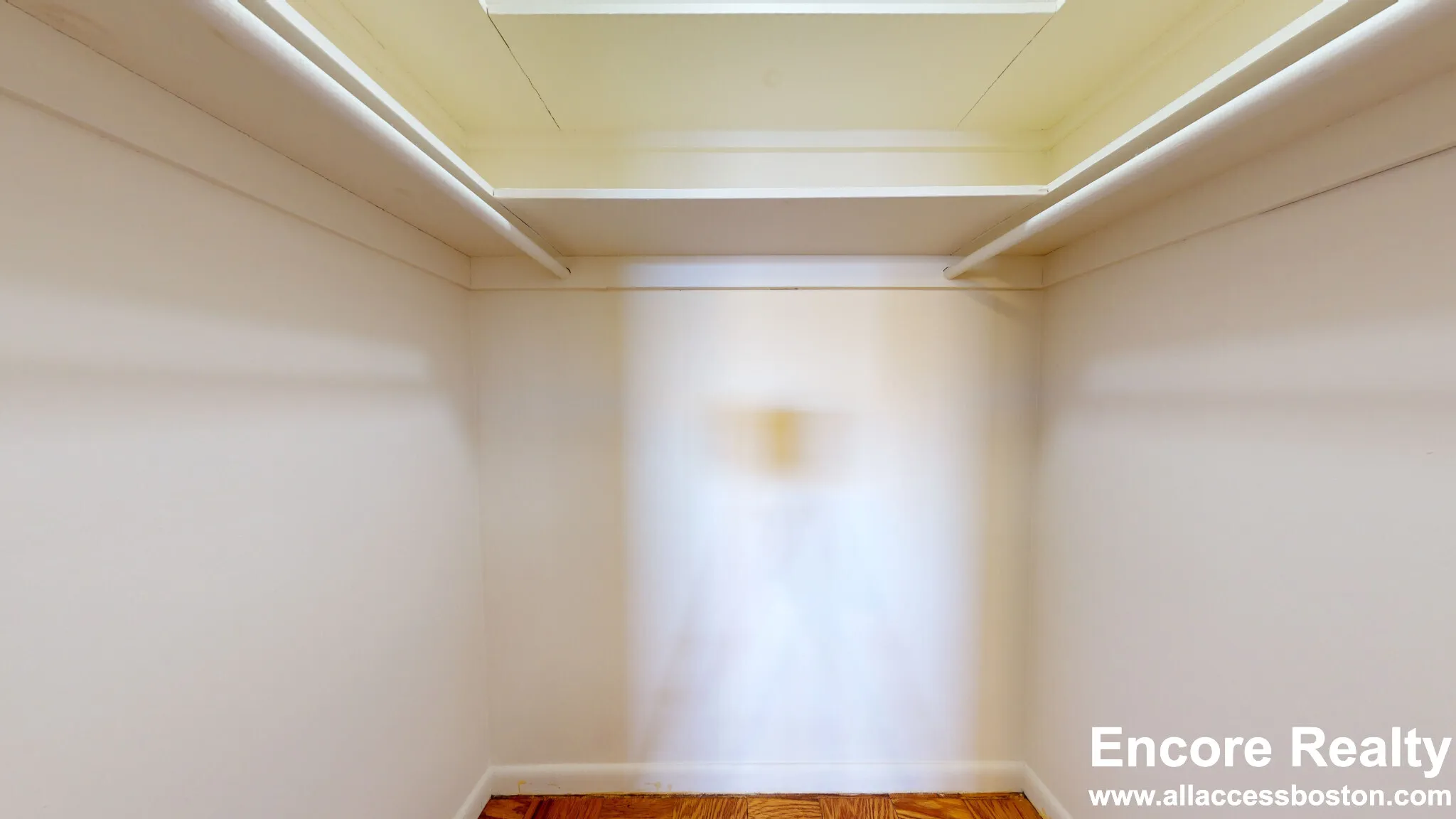 101 Monmouth St, Longwood