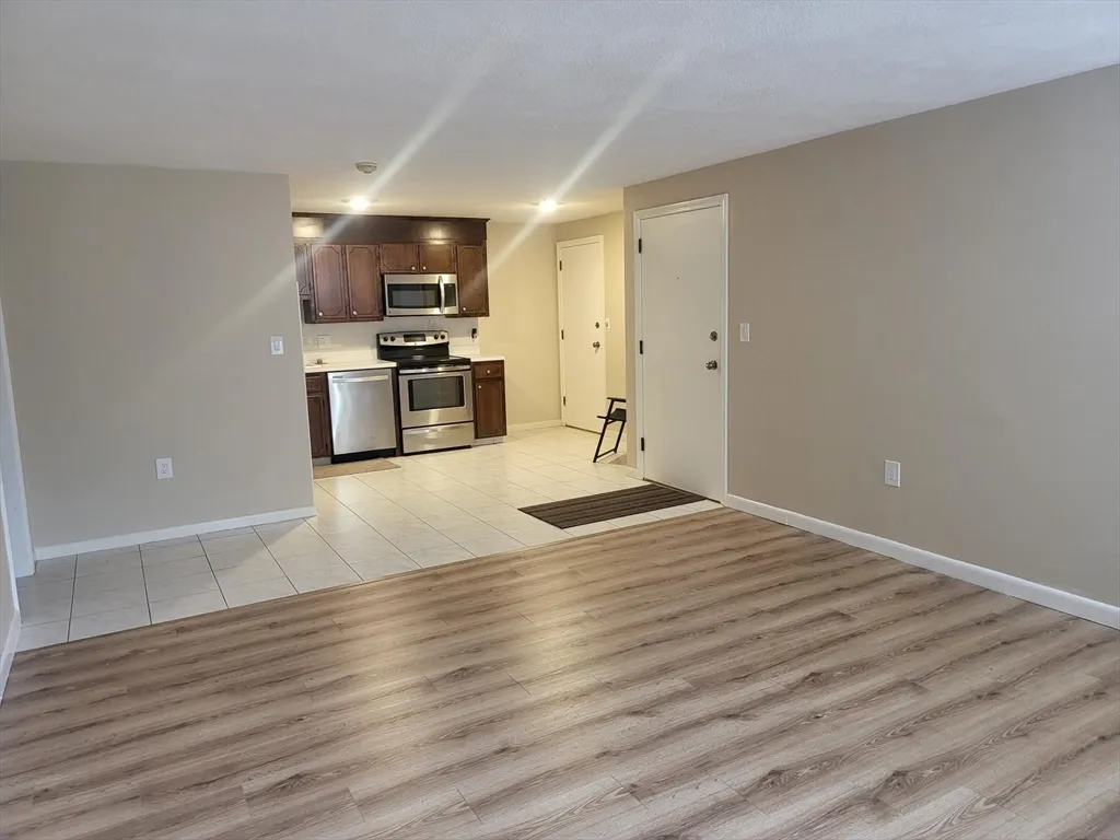 1 Hallmark Gardens, Burlington