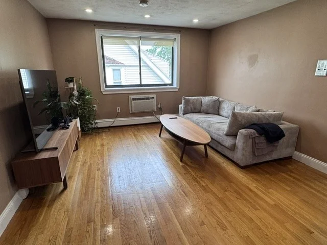 47 Gardner St, Allston