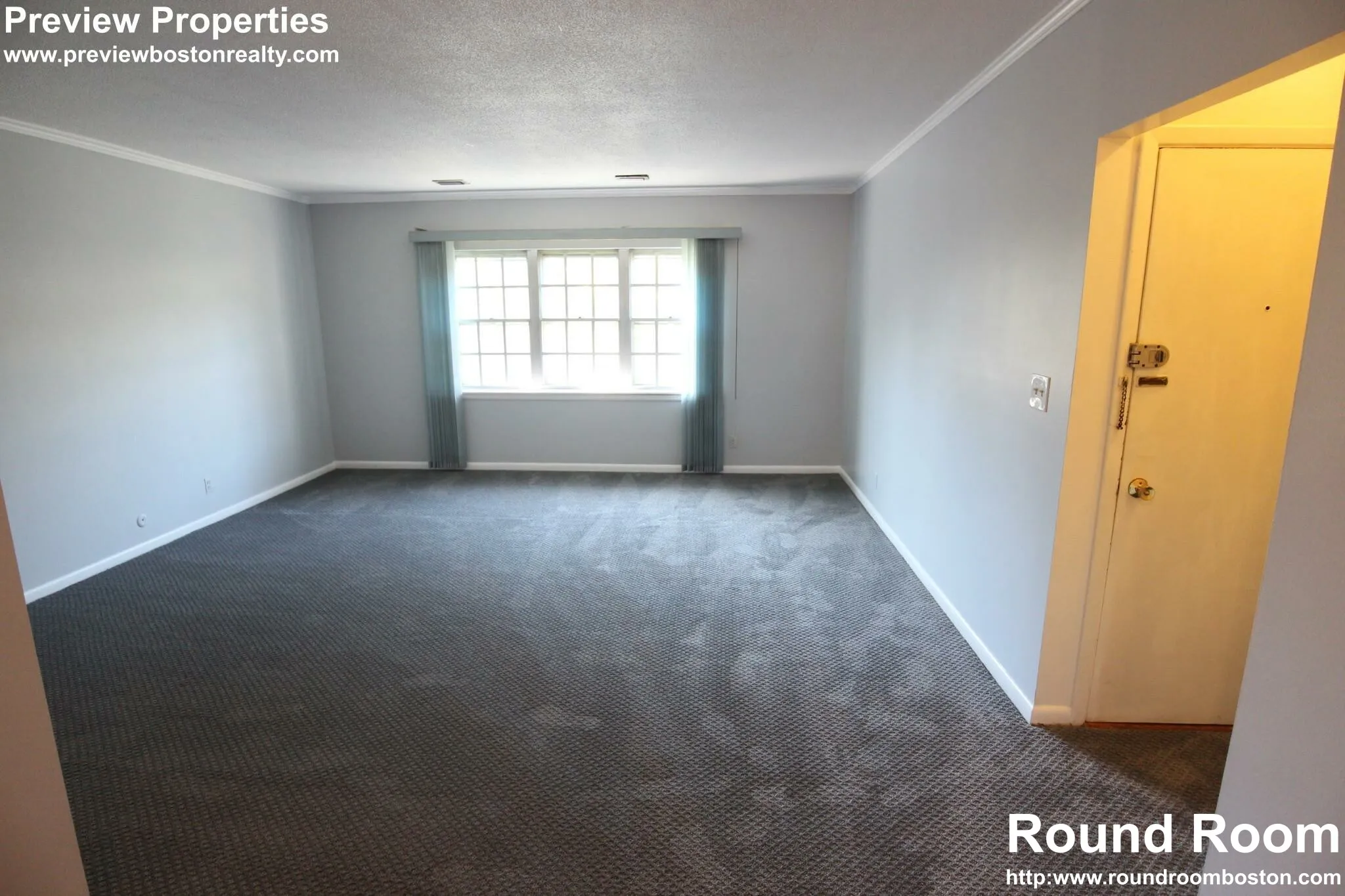 178 Lake Shore Rd, Oak Square