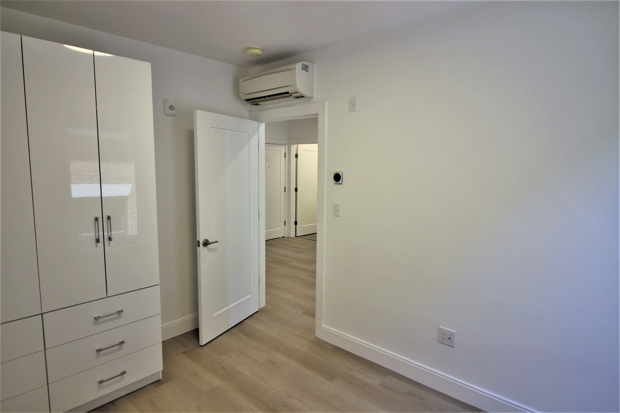 1 Newcomb St, Roxbury