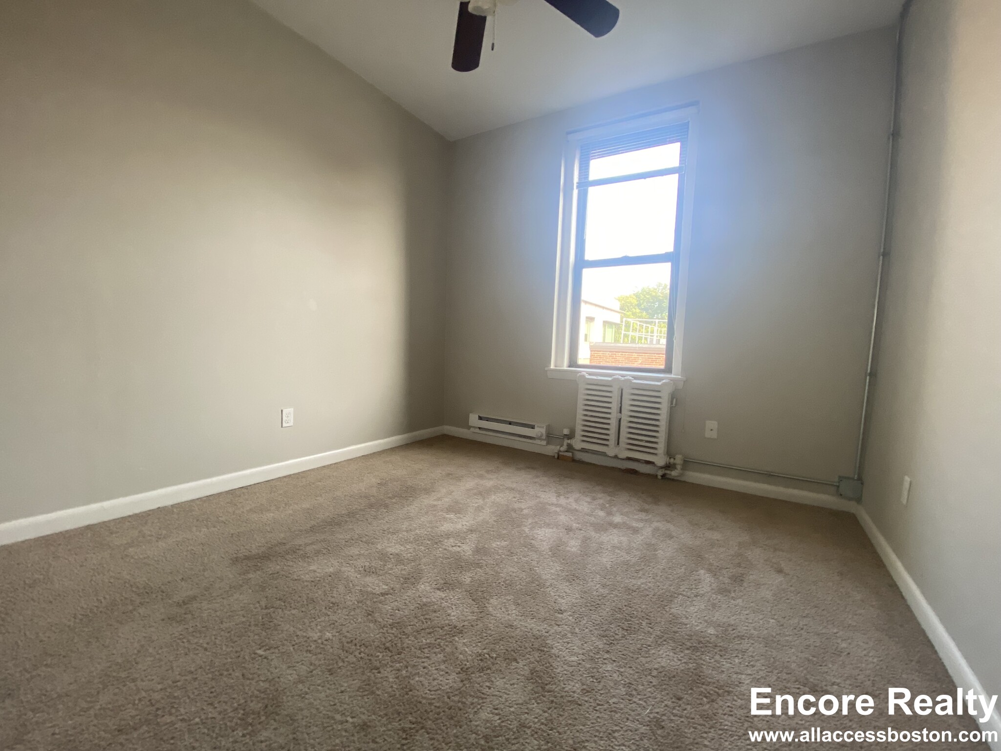 48 John F Kennedy St, Riverside