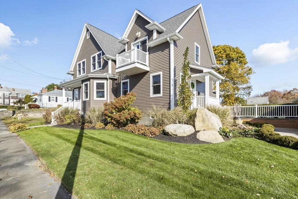 119 Sycamore St, Fairhaven