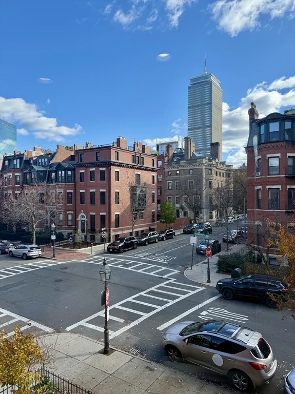 363 Marlborough St, Back Bay