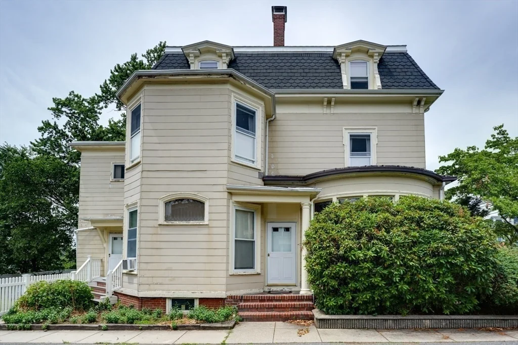 18 Summit Ave, Prospect Hill