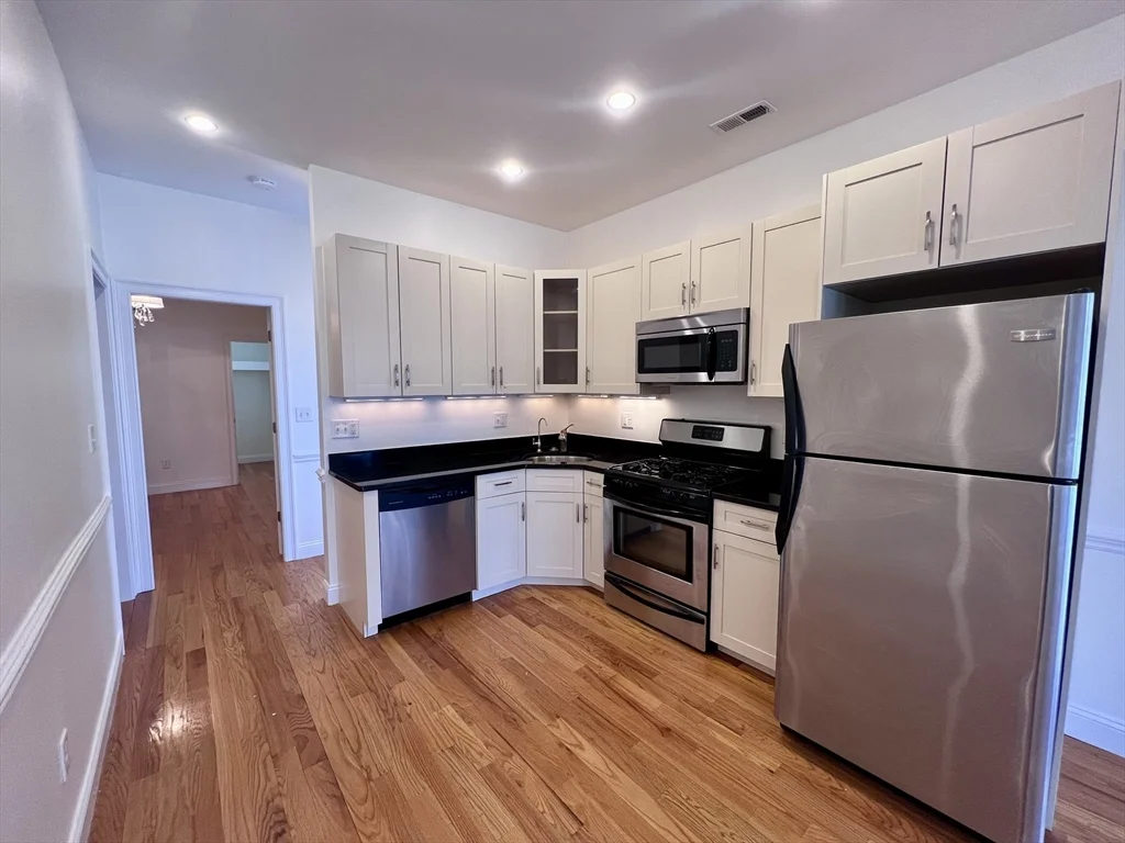 150-1/2 M St, South Boston