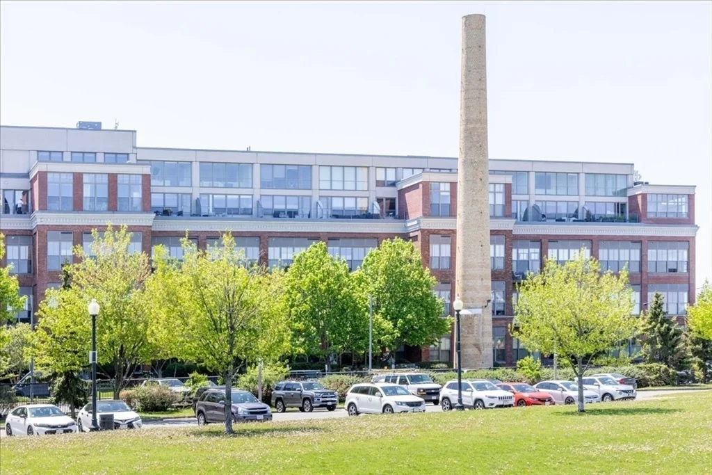 156 Porter St, East Boston