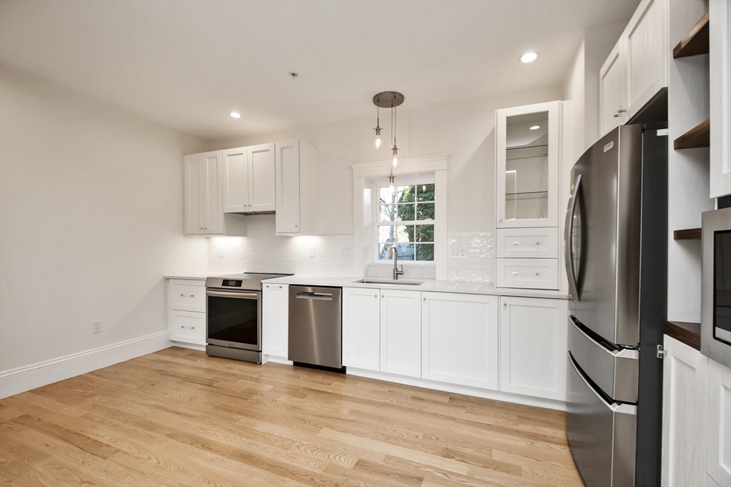 30 East Main St, Westborough