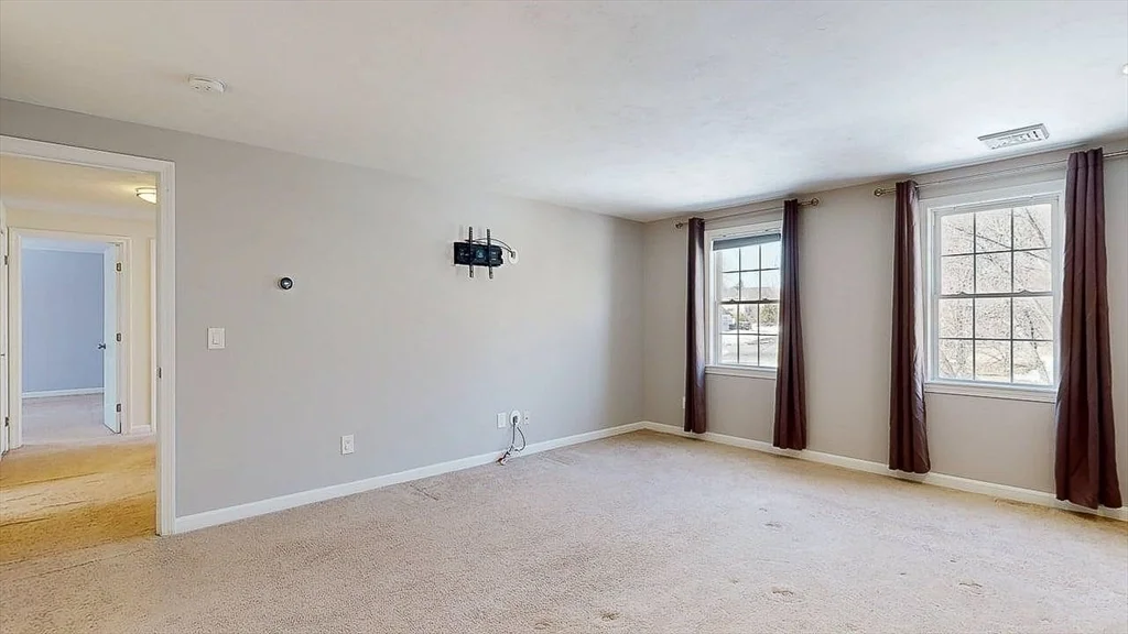 12 Coldbrook Rd, Millbury