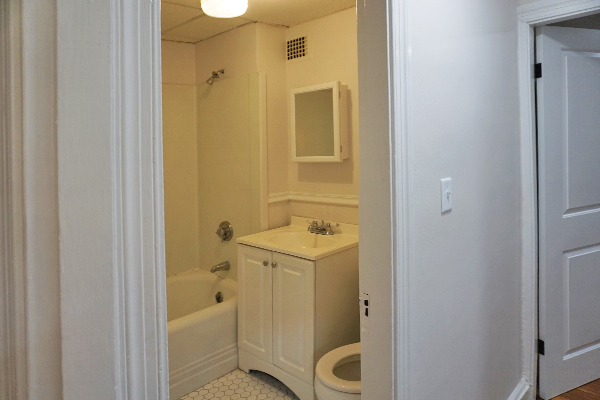 95 Adams St, South Side