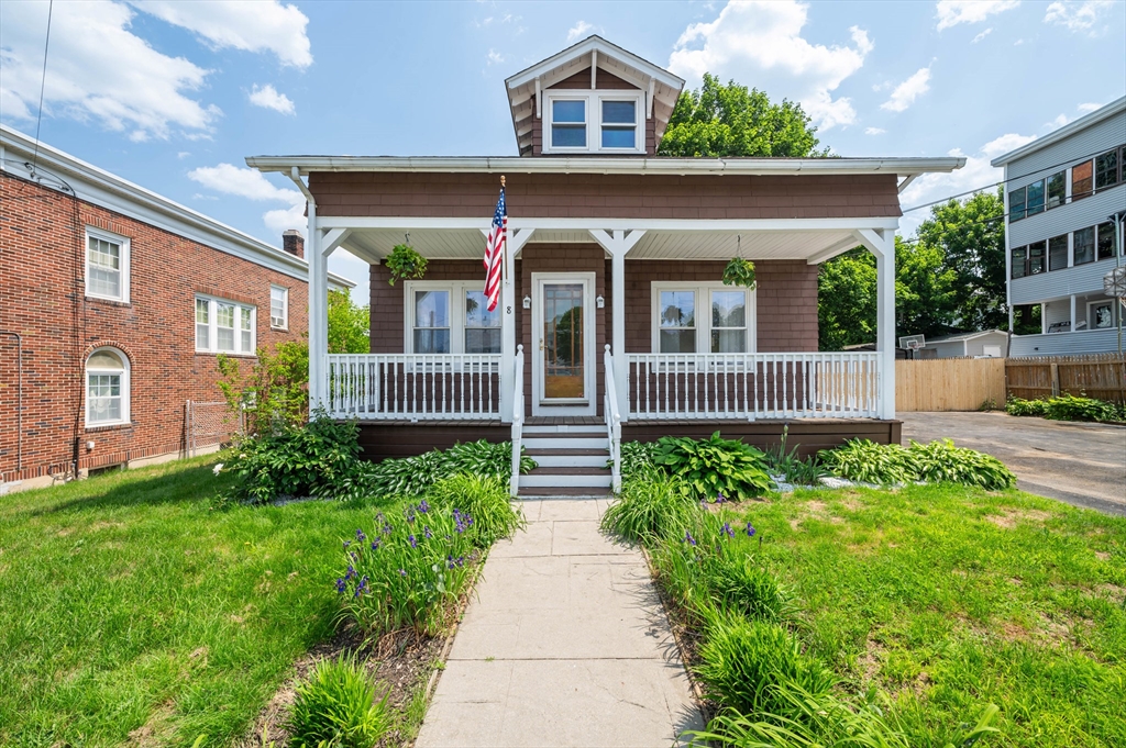 8 Beekman St, Fitchburg