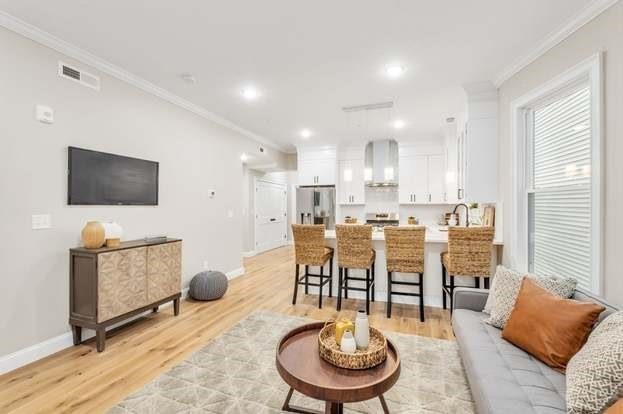 13 Monmouth St, East Boston