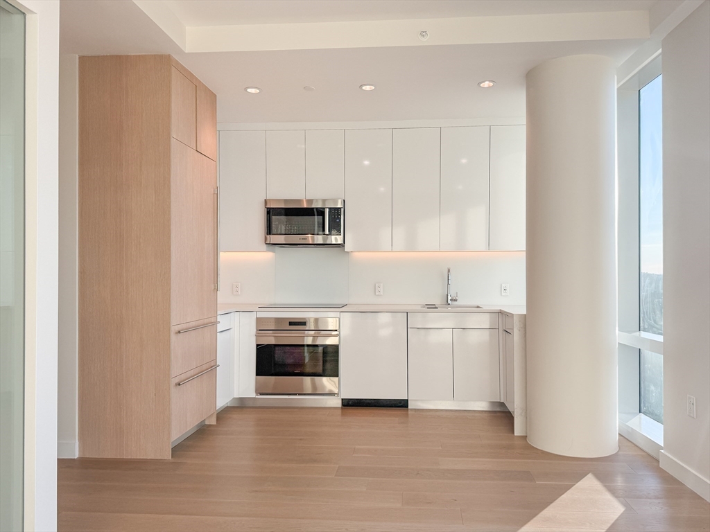 188 Brookline Ave, Fenway