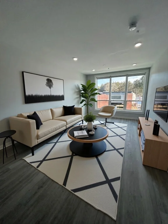 148 Old Post Rd, Sharon