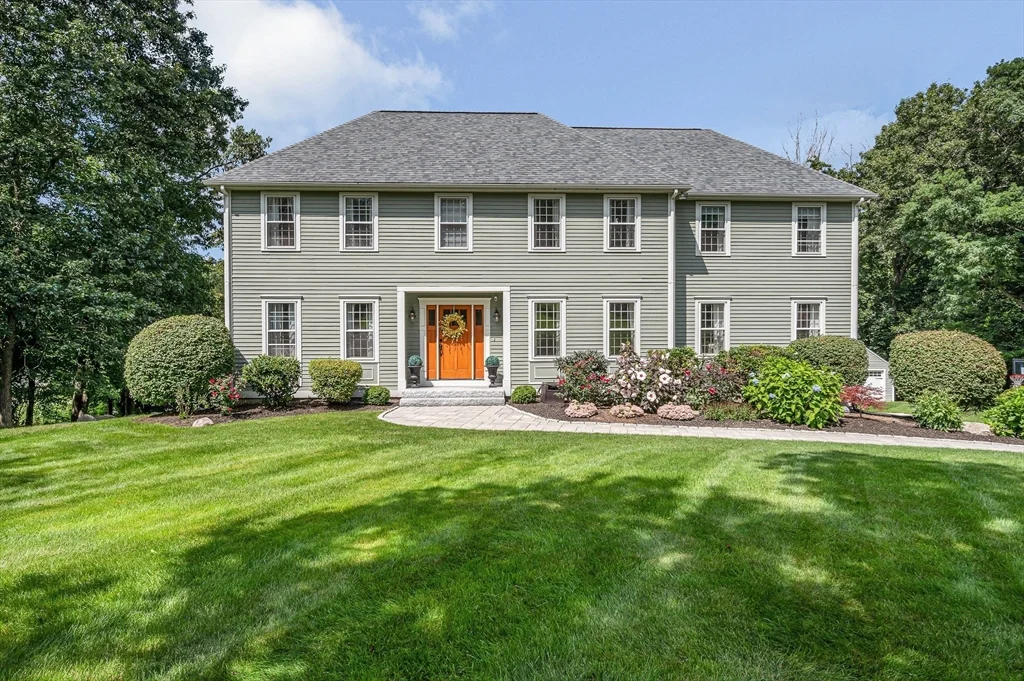 4 Nashoba Dr, Chelmsford