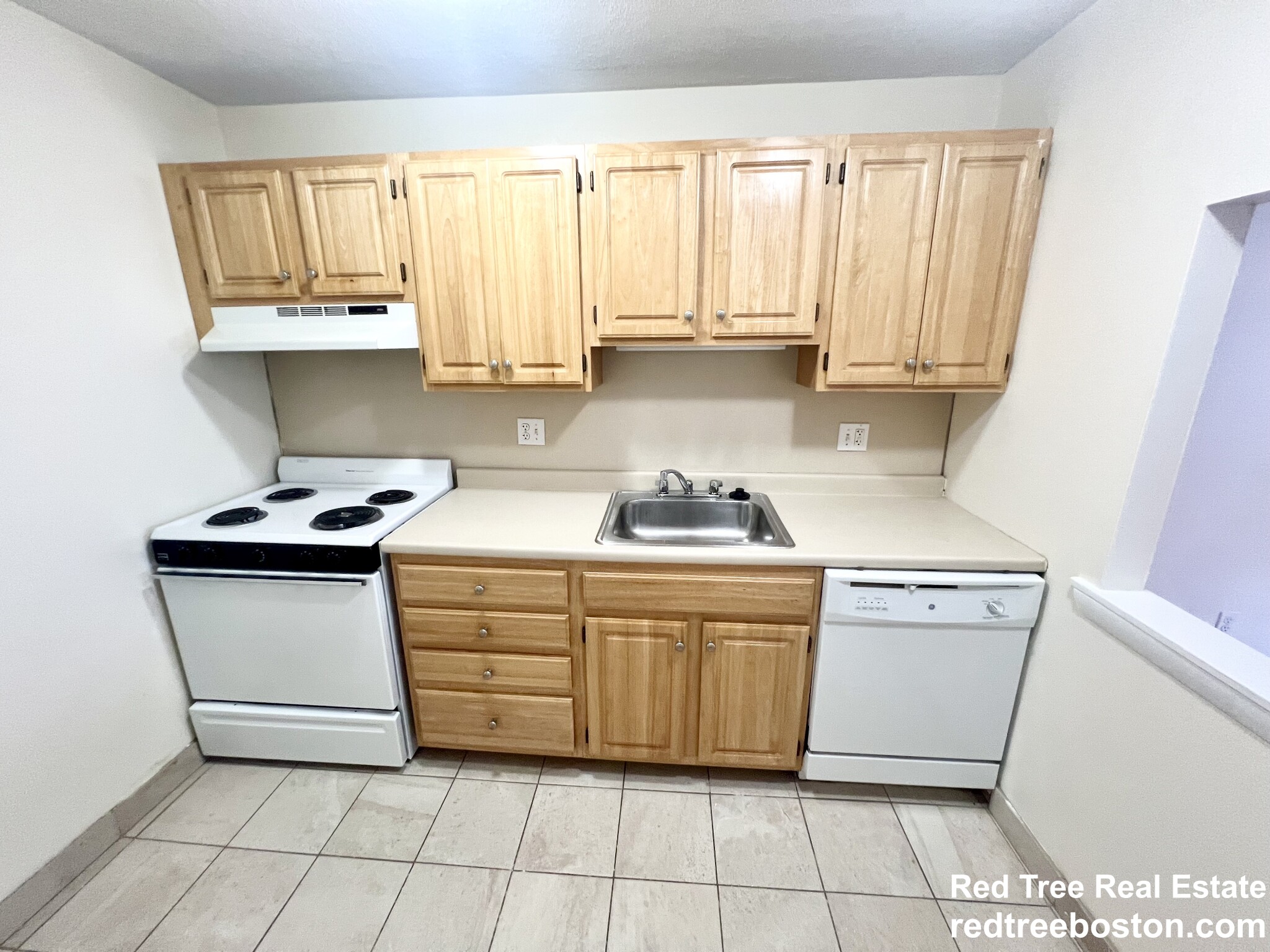 84 Gardner St, Allston