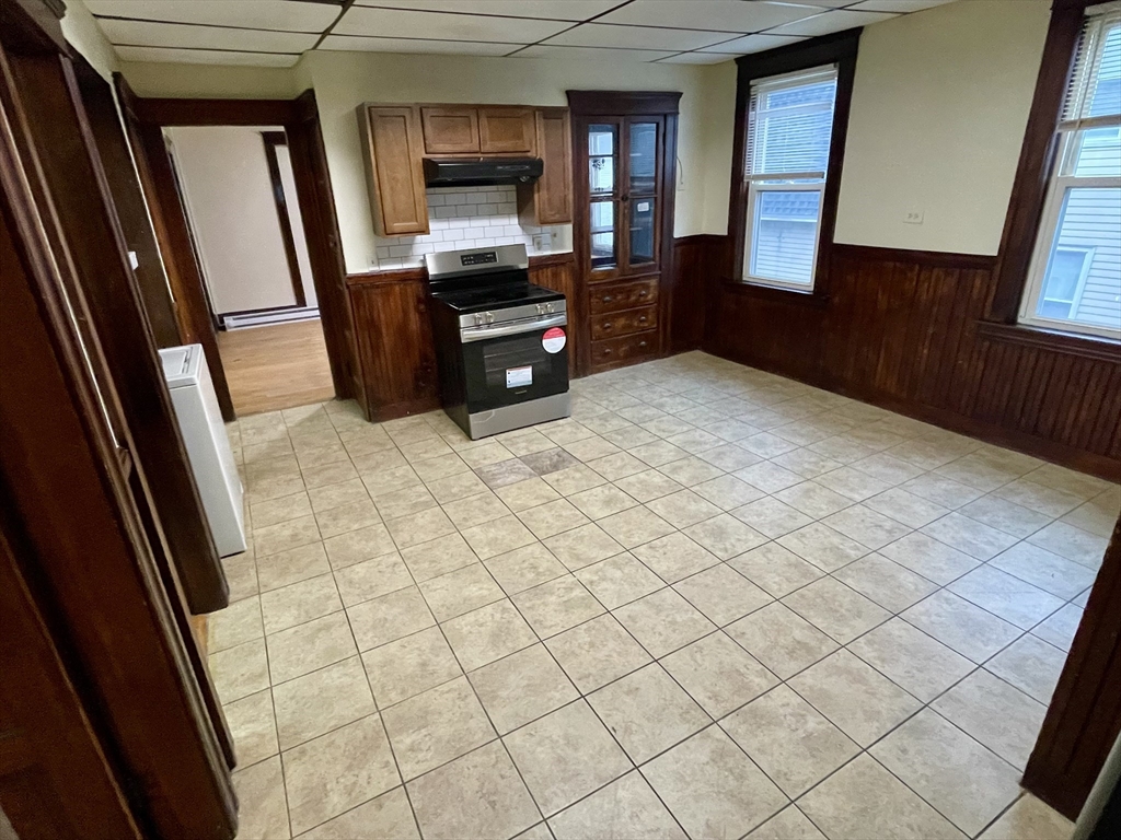 10 Agawam St, Worcester