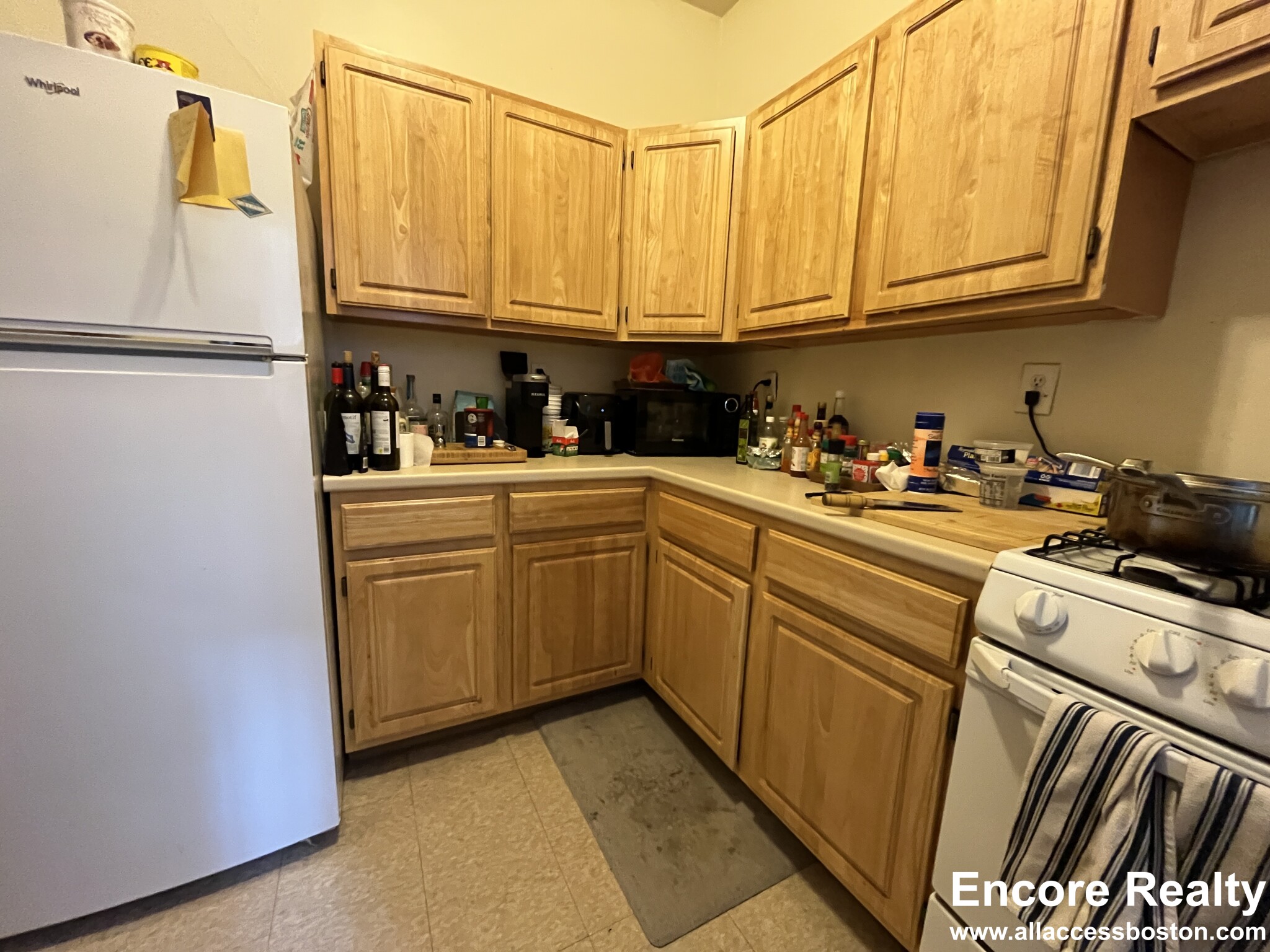 376 Riverway, Mission Hill