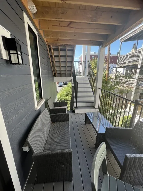 398 Bremen St, East Boston