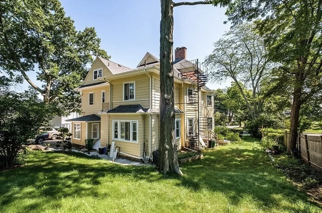 161 Walnut St, Newtonville