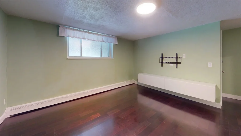 31 Westgate Rd, West Roxbury