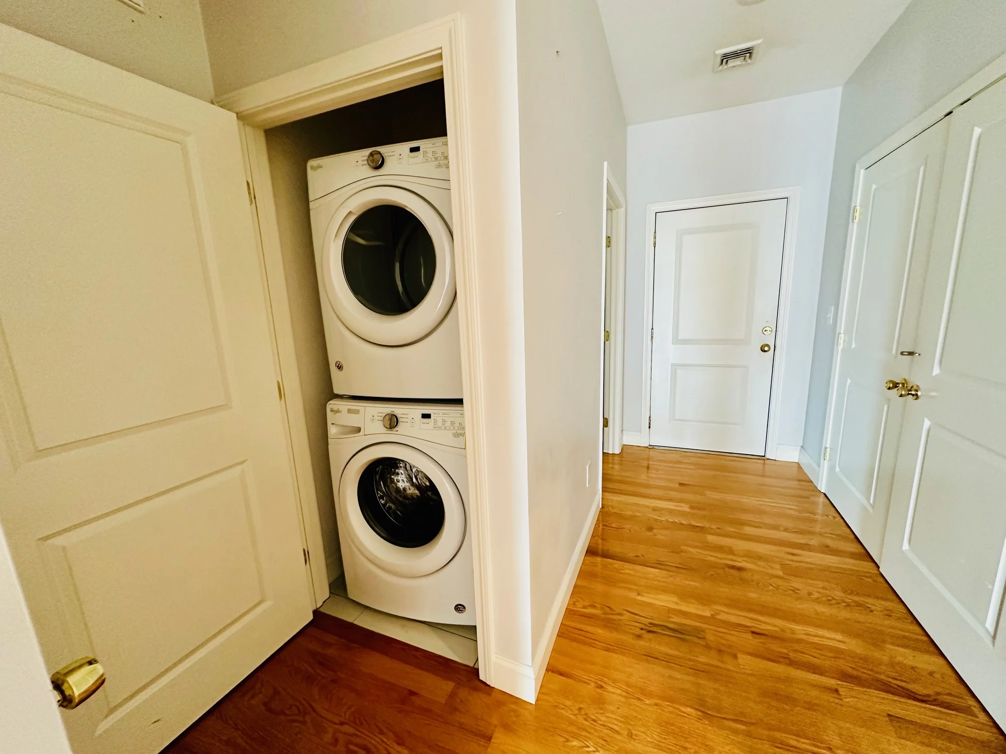 15 Dana Ave, Hyde Park