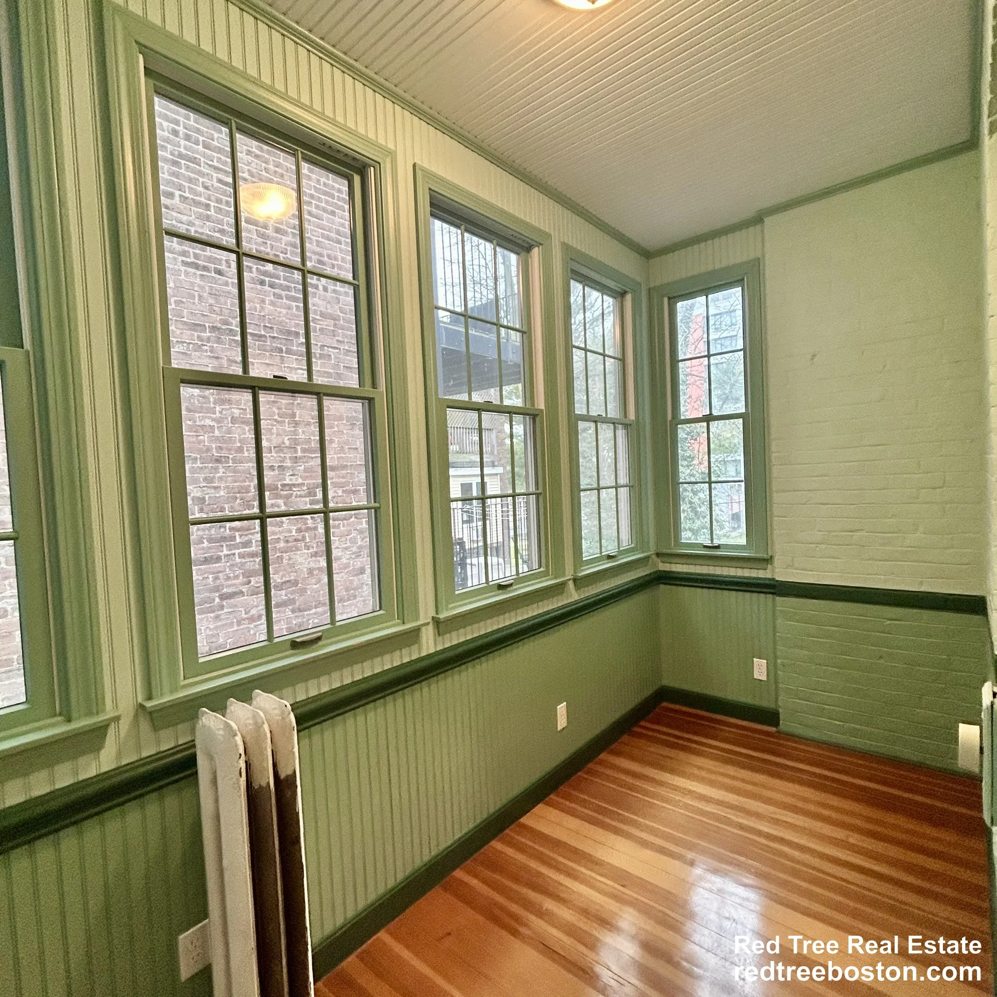 10 Dwight St, North Brookline