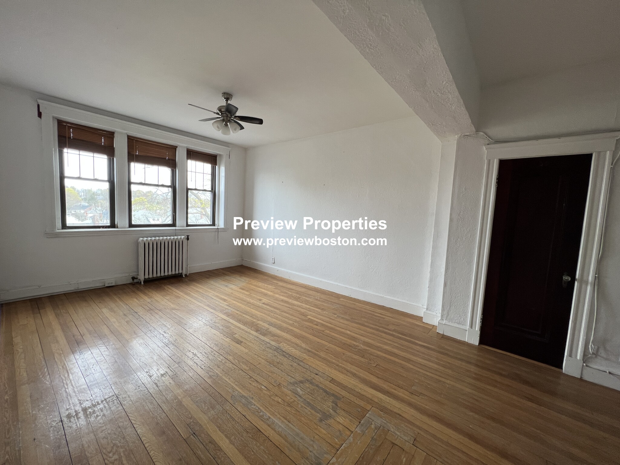 2001 Commonwealth Ave, Brighton